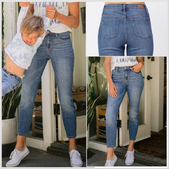 Sz 1/25, 3/26 Available! Best Seller! Judy Blue Classic Jeans