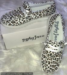  Just 1 6.5 & 8.5 Available! Gypsy Jazz White/Tan Cheetah